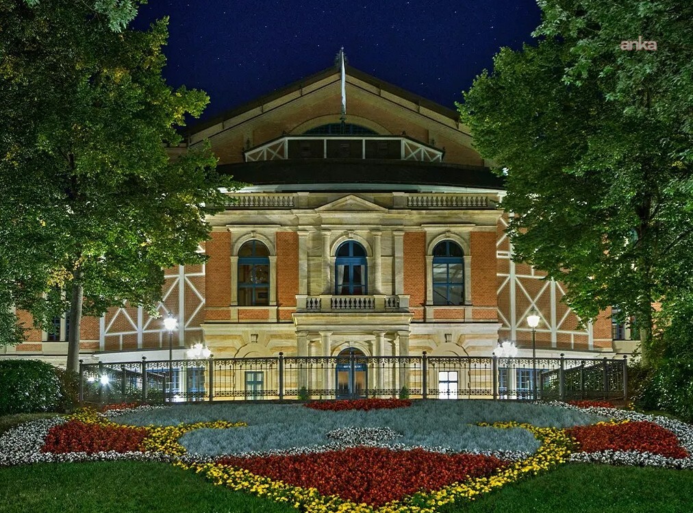 Almanya'nın üst düzey yöneticileri Bayreuth Festivali'nin 150. yılında buluştu