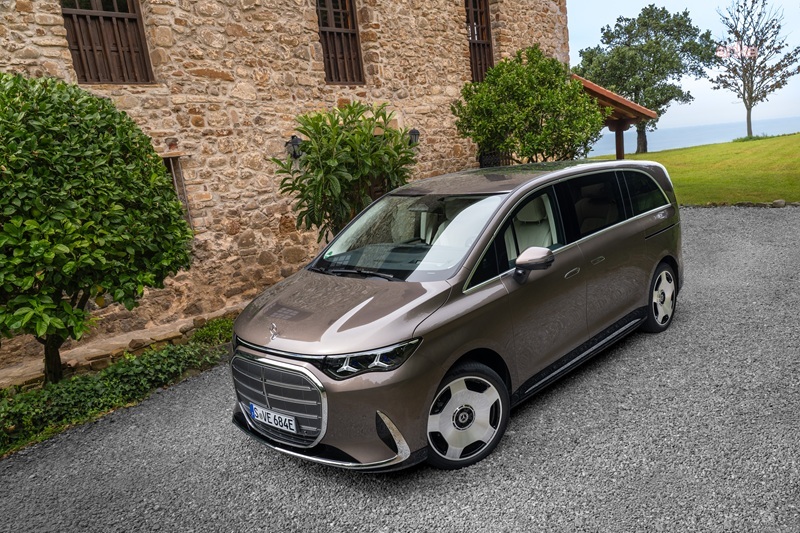Tamamen elektrikli yeni Mercedes-Benz VLE, limuzin konforunu MPV’nin çok yönlülüğü ile birleştiriyor
