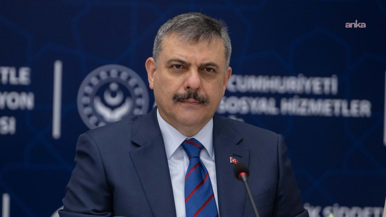 Girne açıklarında yolcu gemisi alabora oldu.... İçişleri Bakanı Çiftçi: Kayıp yolculara ulaşmak için çalışmalar aralıksız sürüyor