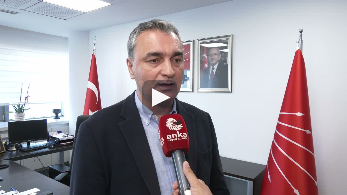 Müslim Sarı'dan Özgür Özel’in yeni parti açıklamasına tepki: “Atatürk'ün partisinin bölünmesine izin vermeyeceğiz"