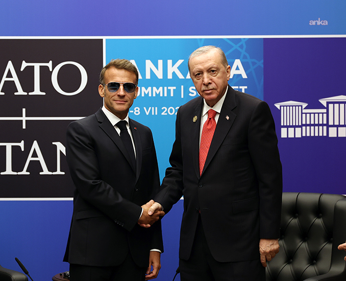 Cumhurbaşkanı Erdoğan, Fransız mevkidaşı ile bir araya geldi