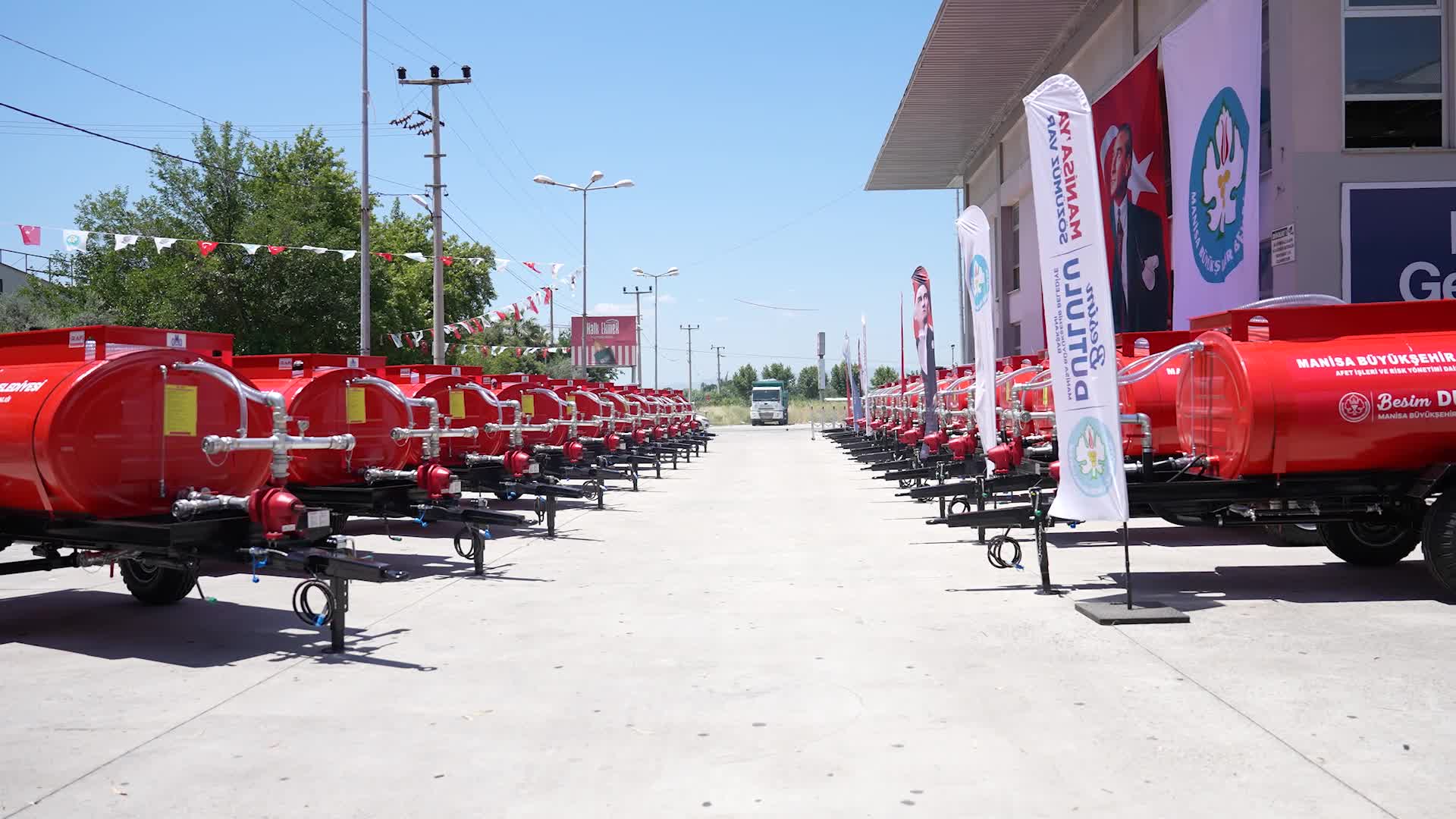 Manisa’da orman yangınlarına karşı erken müdahale hamlesi: İlk etapta 48 tanker teslim edildi