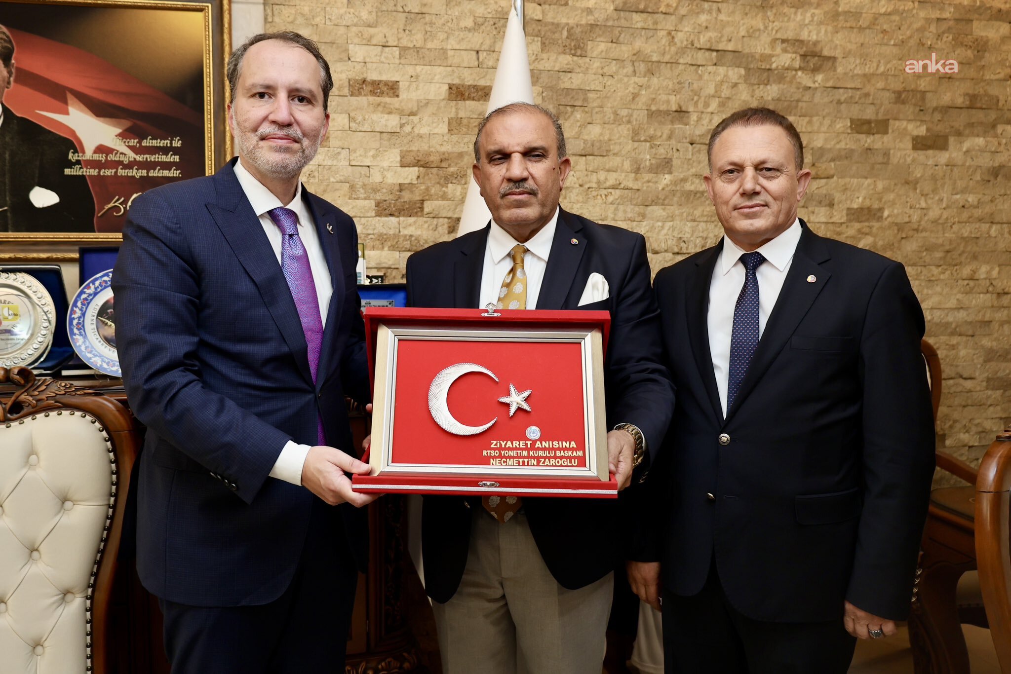 Fatih Erbakan, Reyhanlı Ticaret ve Sanayi Odası yönetimiyle bir araya geldi