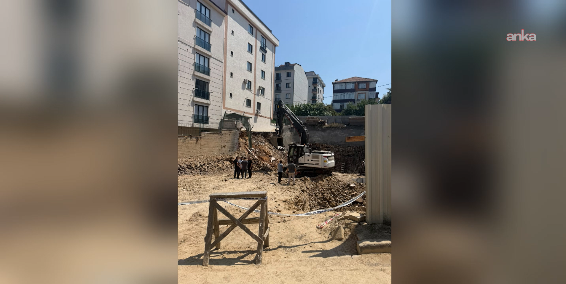 Çekmeköy’de inşaat kazısında hafriyat çöktü: 32 kişi tedbir amaçlı tahliye edildi