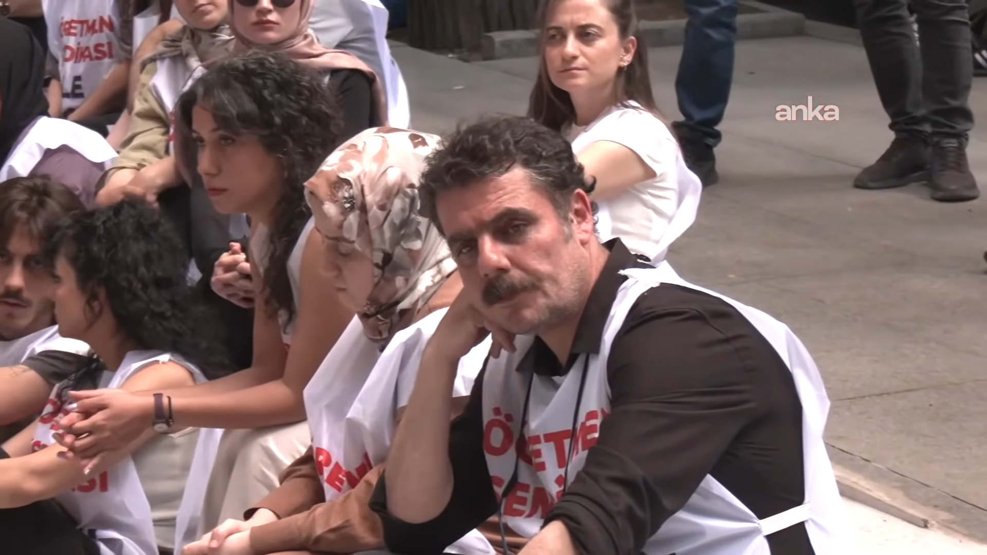 Görüşme çağrısı yapıldı, öğretmen heyeti Meclis'e gitti