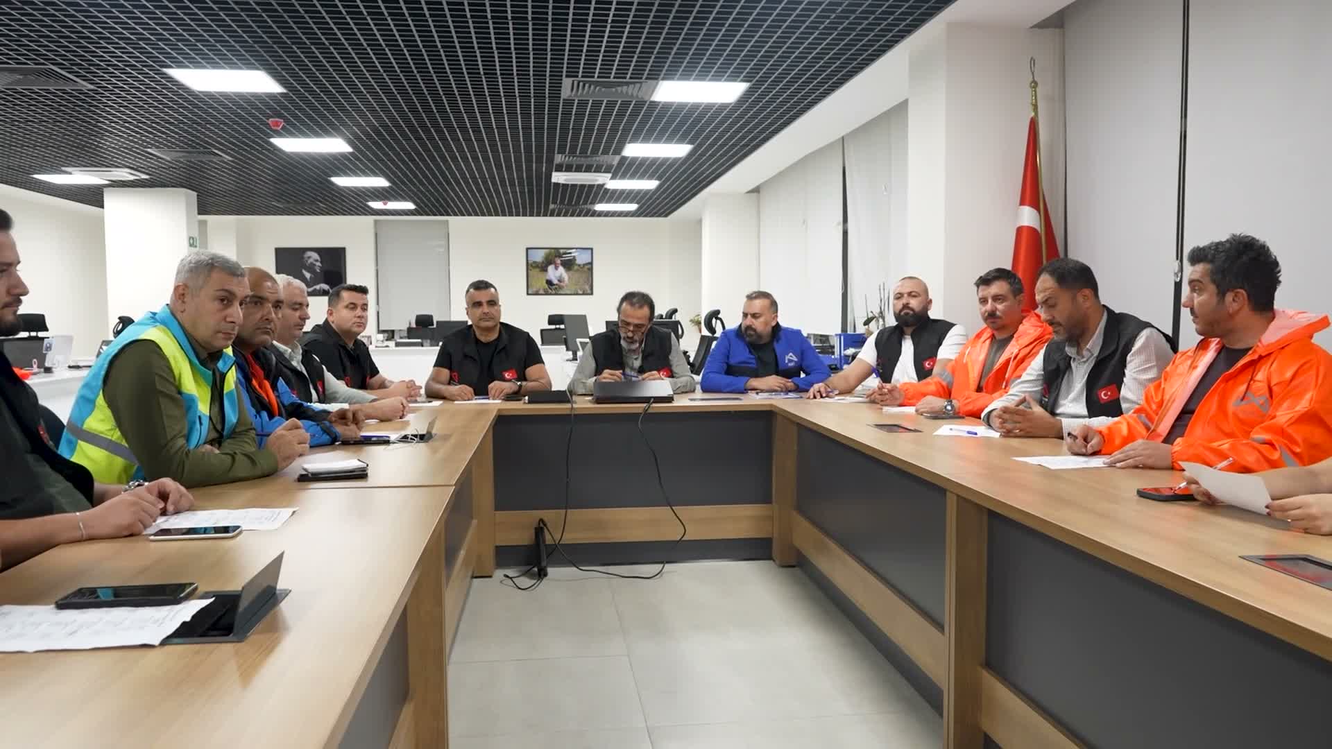 Mersin’de sağanak teyakkuzu: 87 ekip, 350 personel, 126 araç ve iş makinesi sahada hazır bekliyor