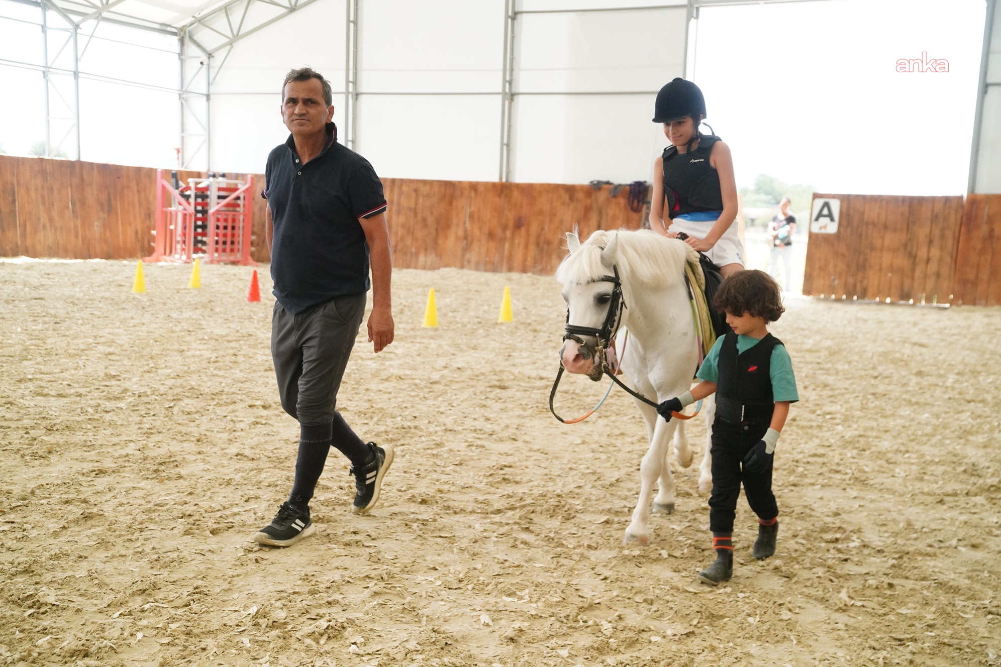 Seferihisar’da pony biniciliğinin yeni merkezi: Turgut Köyü
