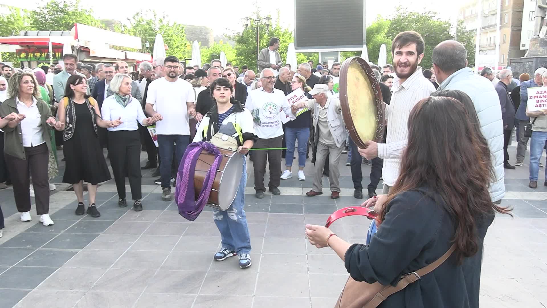 Diyarbakır’da “Kürt Dili Bayramı” kutlandı