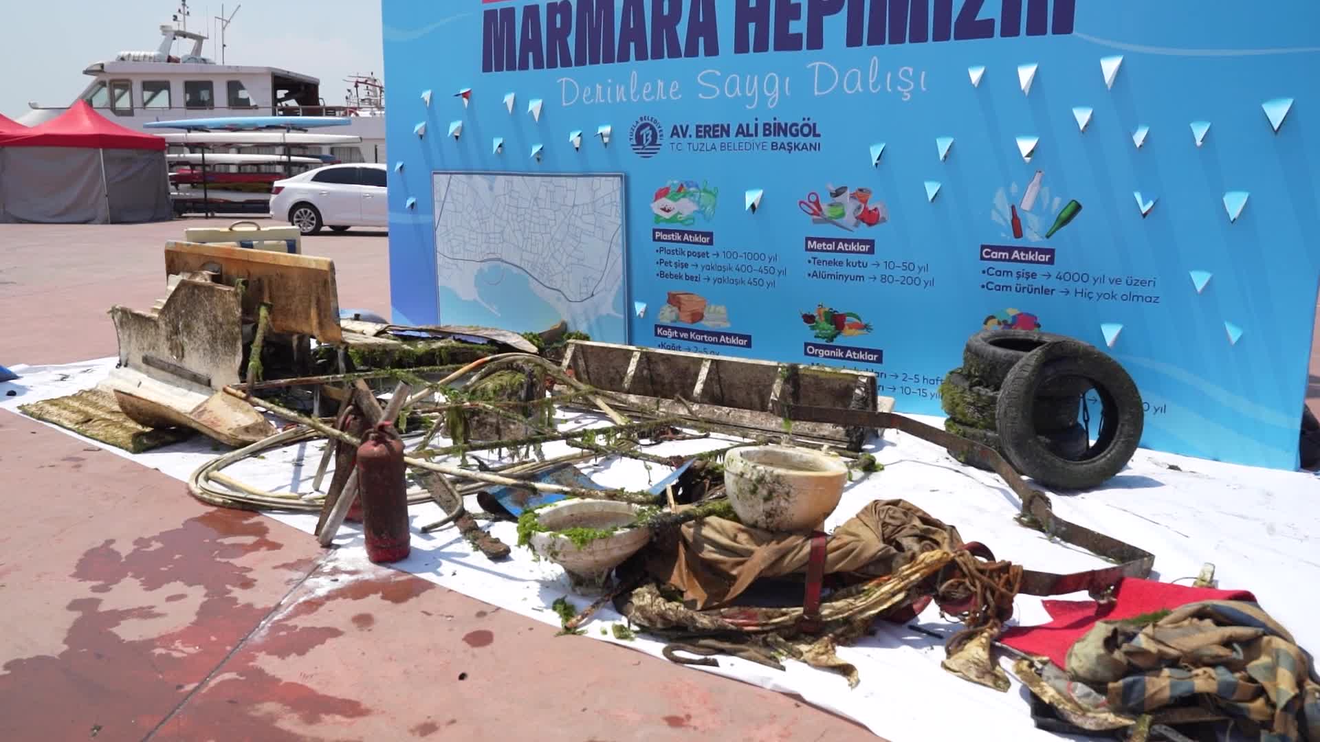 Tuzla’da batık teknelerin kalıntıları derinlerden çıkarıldı