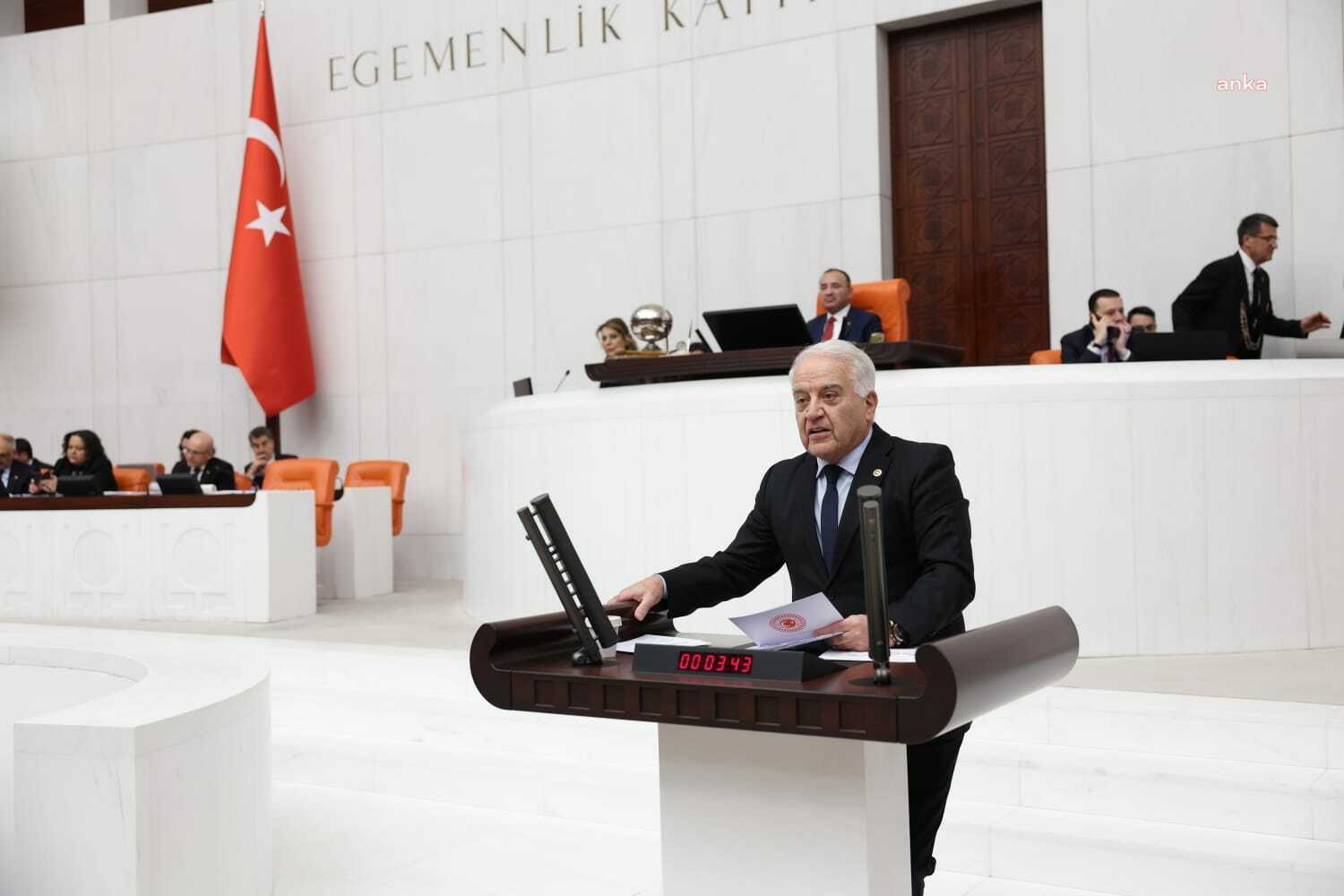 CHP'li Becan: "Takipteki kredi kartı borçları 2023 sonundan bu yana 10 kat arttı"