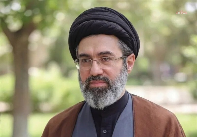İran Lideri Hamaney’den Körfez ülkelerine çağrı: “Gerçek düşmanınıza karşı koyun”