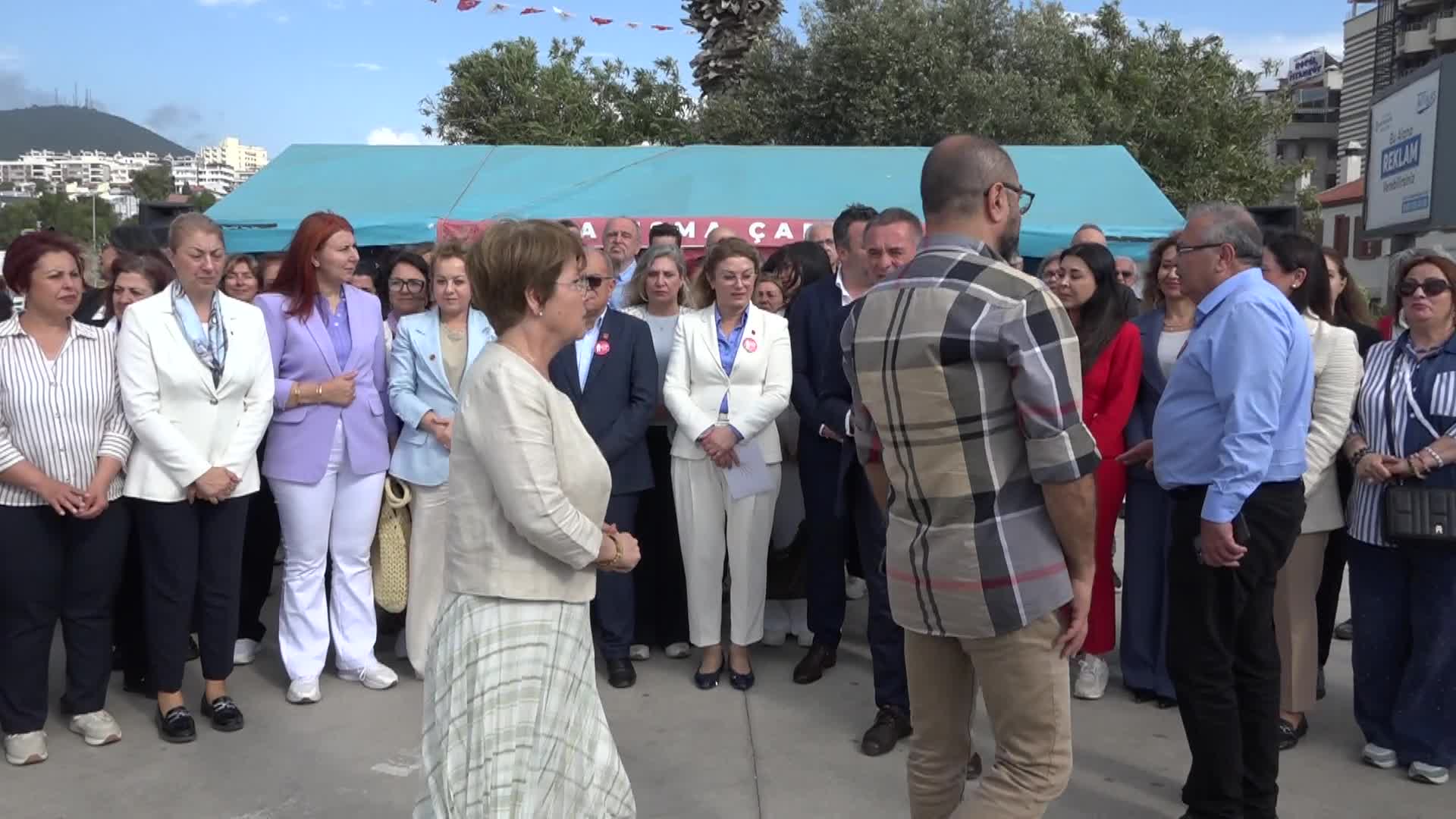 Asu Kaya’dan Kuşadası’nda Ömer Günel’e destek açıklaması: Aslanlar gibi Silivri zindanından çıkacak