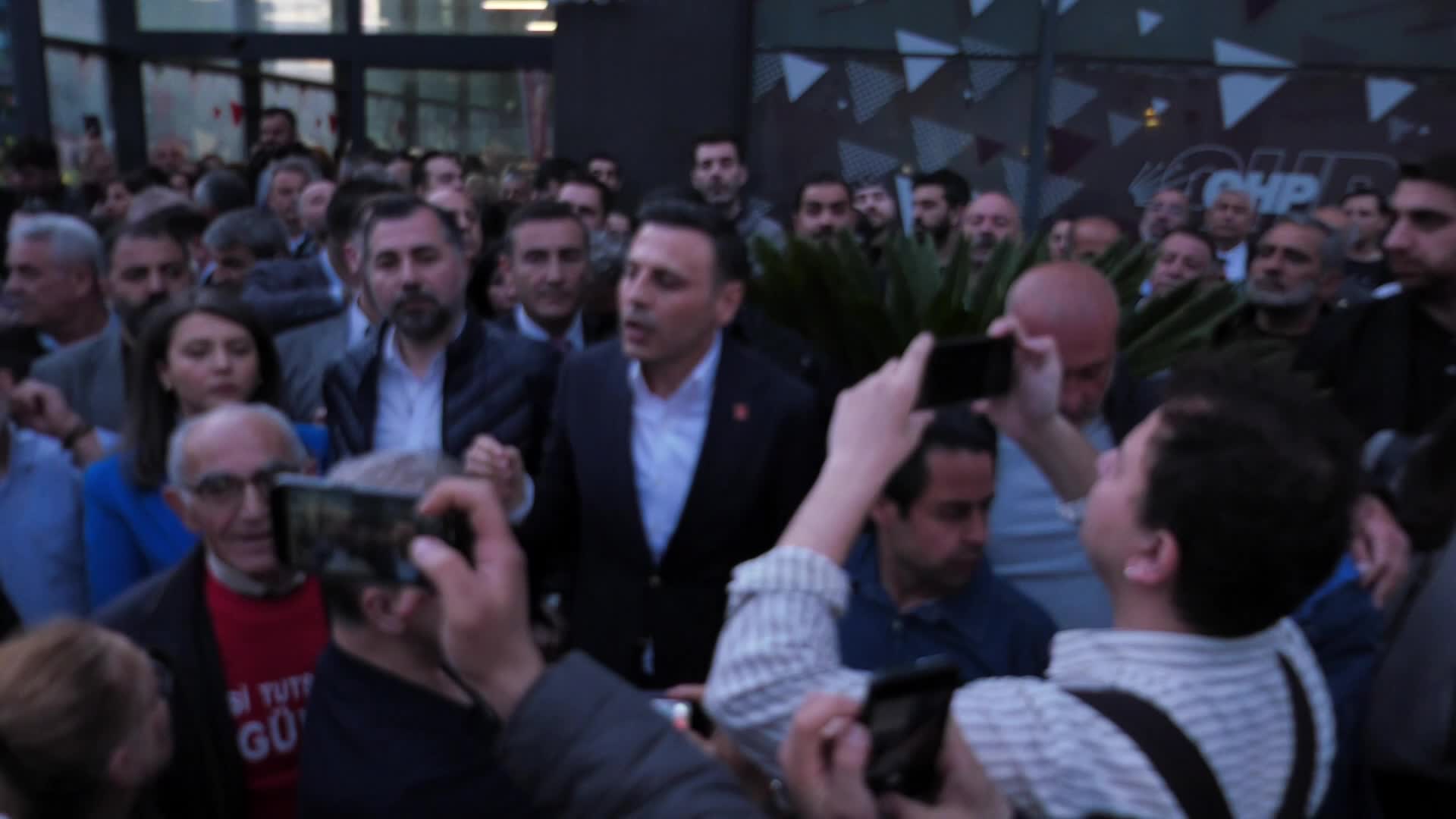 CHP İstanbul İl Başkanı Özgür  Çelik: Saray yargısının aldığı hiçbir kararı tanımıyoruz
