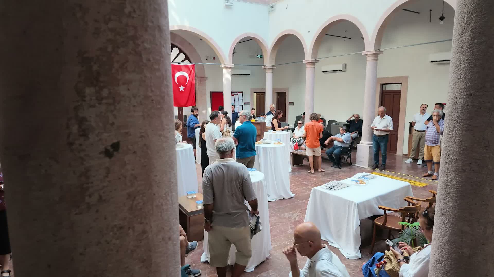 "Ayvalık Üretim ve Kent Tarihi" kitabı, etkinlikle tanıtıldı