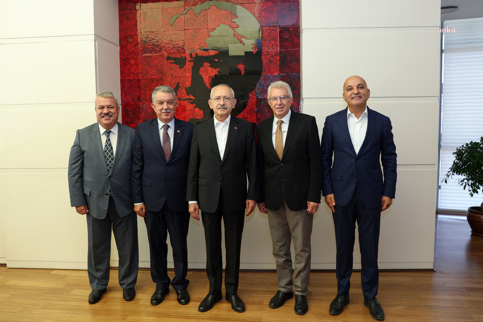 ÖDEMİŞ BELEDİYE BAŞKAN ERİŞ, CHP LİDERİ KEMAL KILIÇDAROĞLU’NU ZİYARET ETTİ
