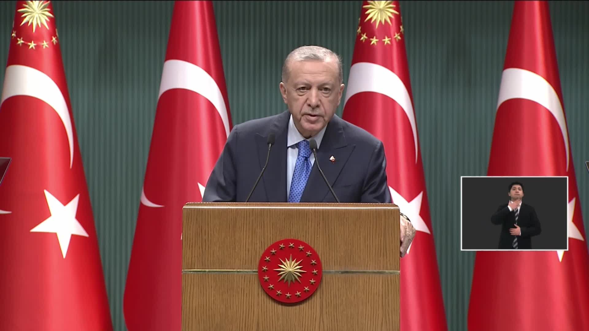 ERDOĞAN: "ÖĞRETMENLERİMİZE SINAVI BOYKOT ÇAĞRISI YAPILMASINI MECLİS'İMİZE SAYGISIZLIK OLARAK GÖRÜYORUZ"