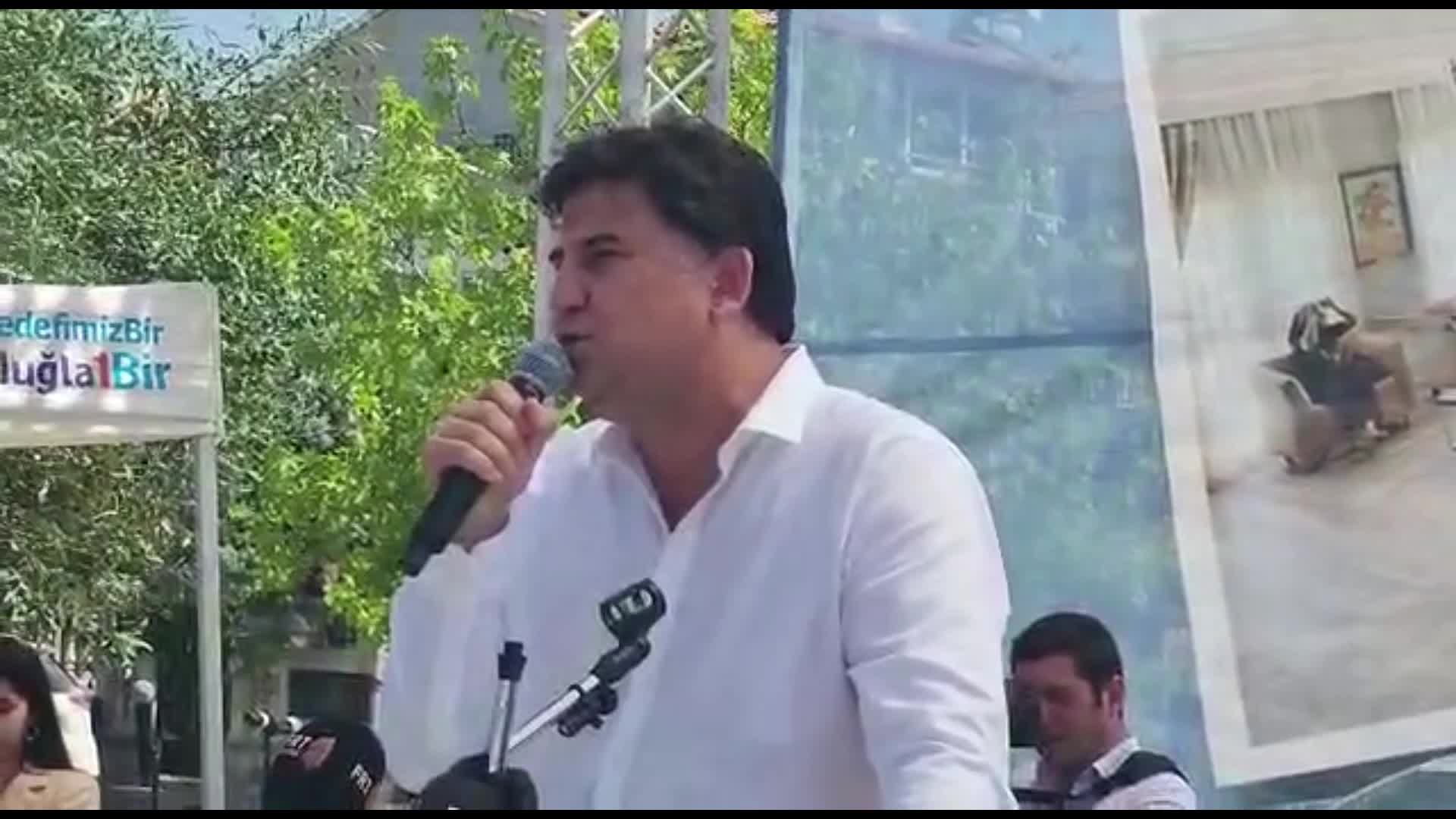 FETHİYE BELEDİYE BAŞKANI KARACA’DAN “MİLYON FEST’İN” VALİLİK KARARI İLE İPTALİNE TEPKİ: “GEREKÇESİ YOK. İDARİ MAHKEMEYE BAŞVURACAĞIZ”