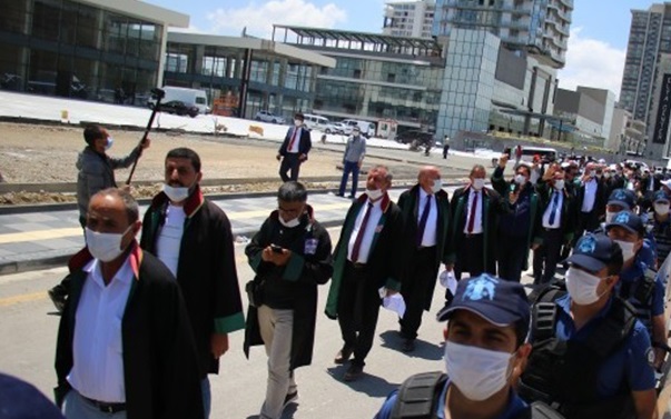 78 BARODAN ÇAĞRI: "BAROLAR YIKILDIĞINDA HERKES KİMSESİZ KALACAK"