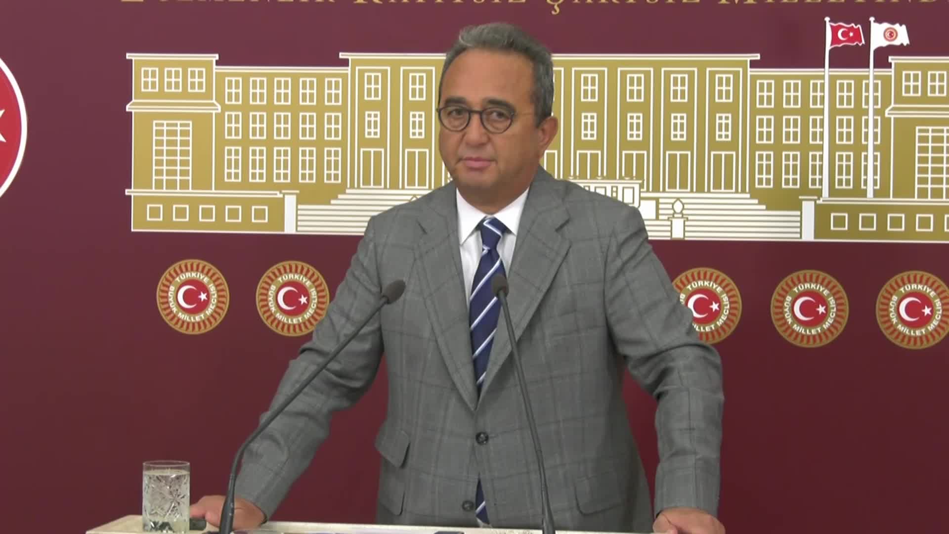 TEZCAN’DAN MEZEKÖY TEPKİSİ: HASADI BİLE BEKLEMEDEN BAHÇELERE TARLALARA GİRDİLER! ÇED BURADA GEREKLİ DEĞİLSE NEREDE ARAYACAKSINIZ?