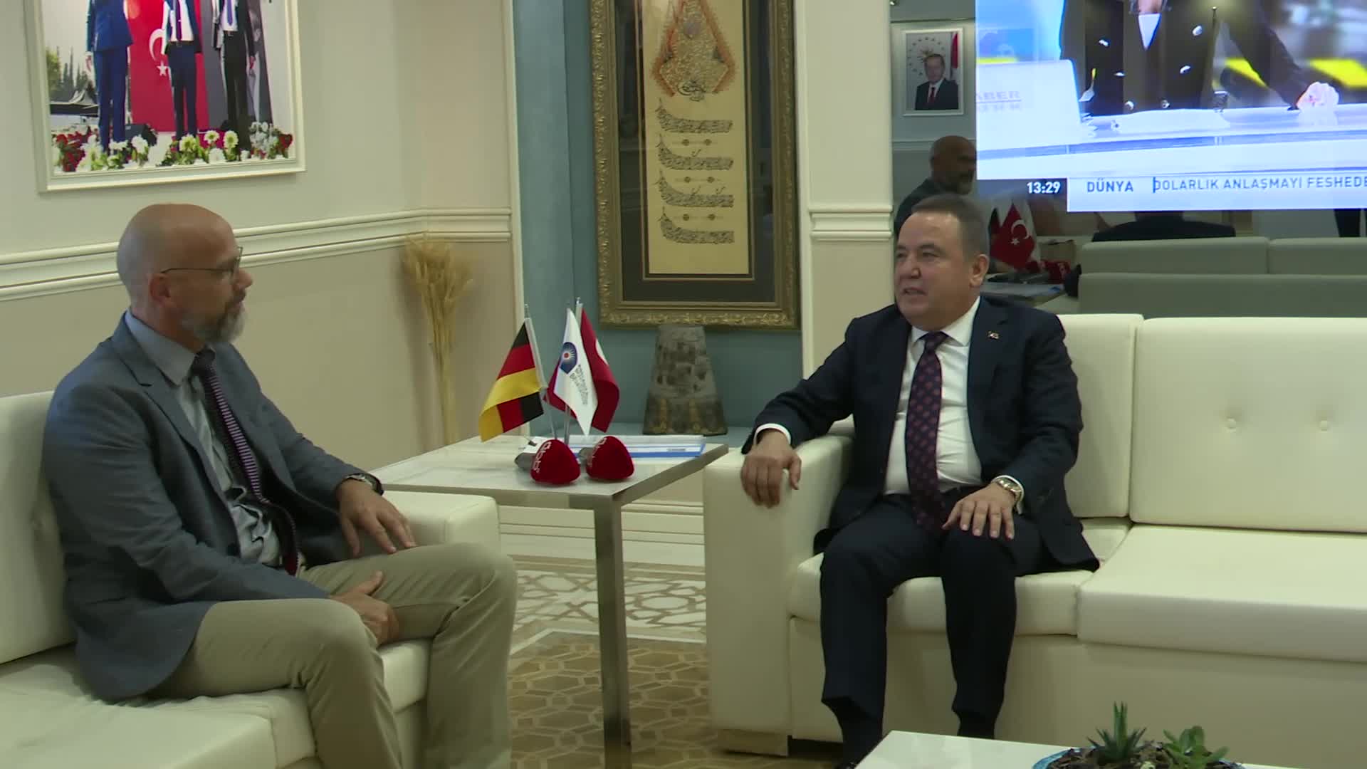 ALMAN KONSOLOS TSCHERNER’DEN ANTALYA BÜYÜKŞEHİR BELEDİYE BAŞKANI BÖCEK’E ZİYARET