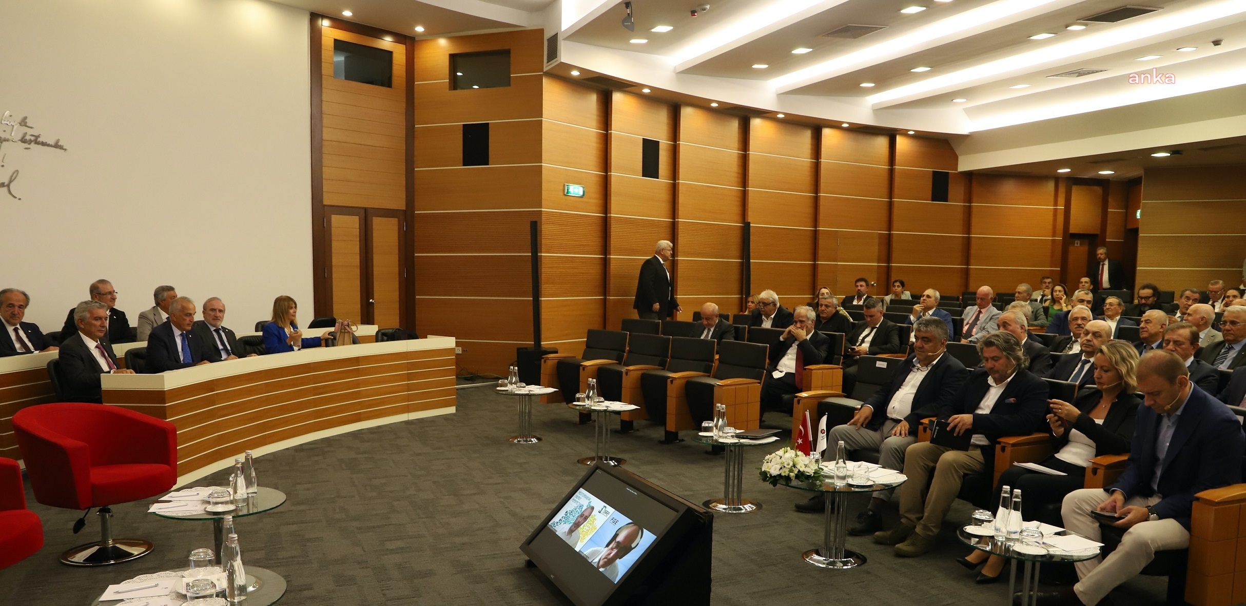 İSO BAŞKANI BAHÇIVAN: KÜRESEL BİR ENERJİ KRİZİNİN EŞİĞİNDEYİZ