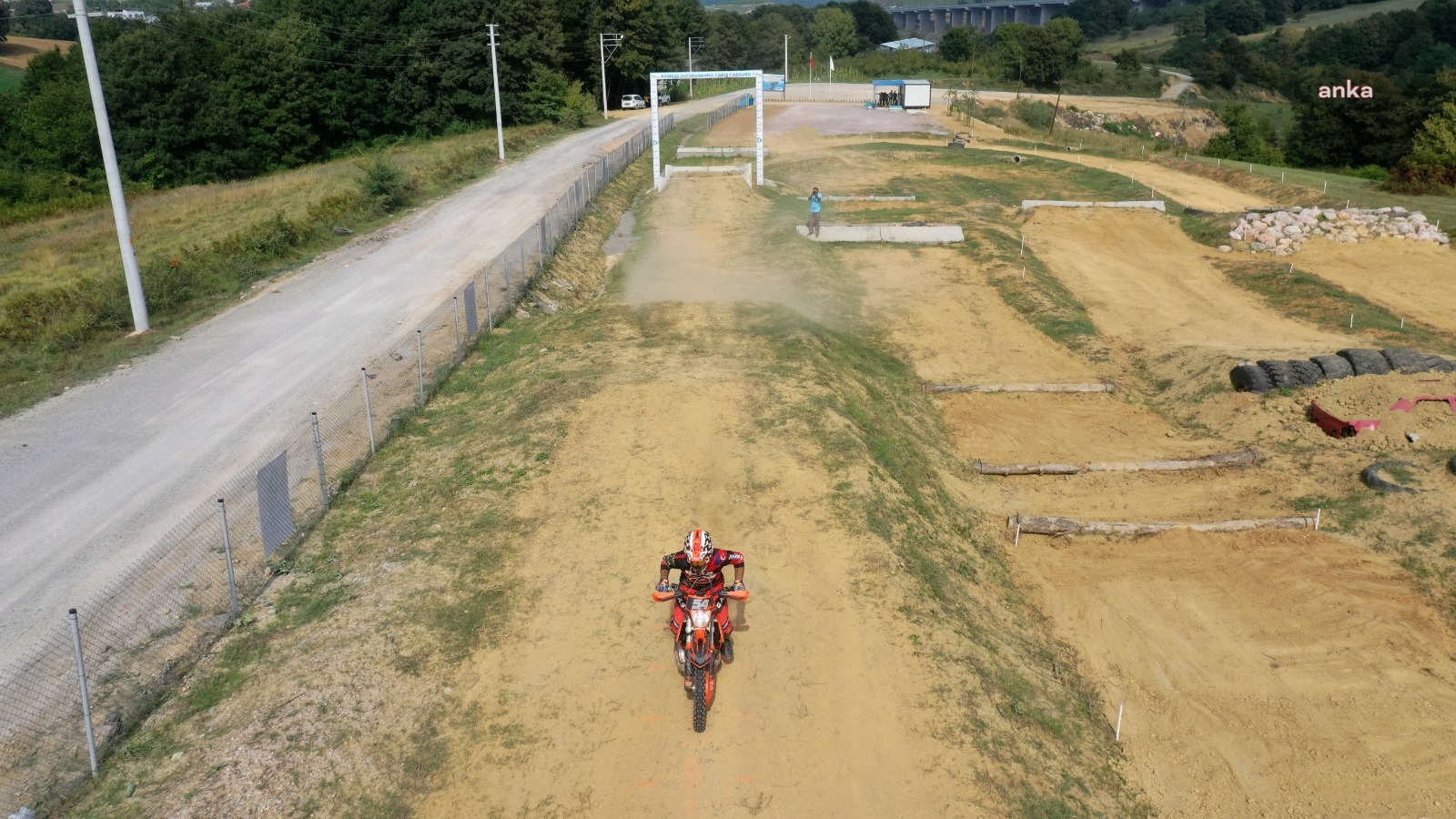 İZMİT BELEDİYESİ’NDEN KENTE ‘SÜPER ENDURO YARIŞ PARKURU’