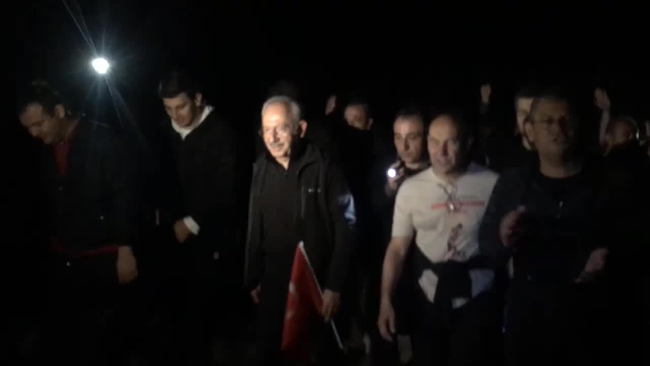 KILIÇDAROĞLU VE UYSAL’IN "ZAFER YOLU" YÜRÜYÜŞÜ DEVAM EDİYOR