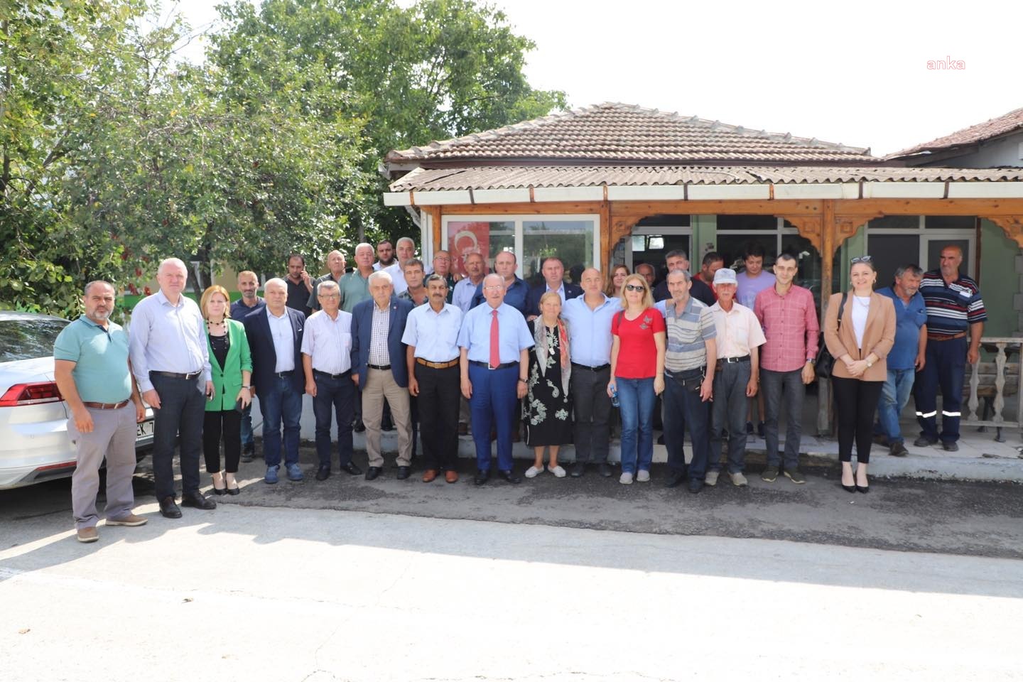 TEKİRDAĞ BÜYÜKŞEHİR BELEDİYESİ, ÜRETİCİLERE MAKİNE VE EKİPMAN DESTEĞİNİ SÜRDÜRÜYOR
