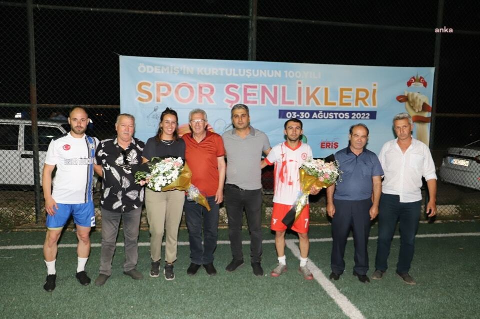 ÖDEMİŞ’TEKİ TURNUVADA ŞAMPİYON BENGİSU MAHALLESİ