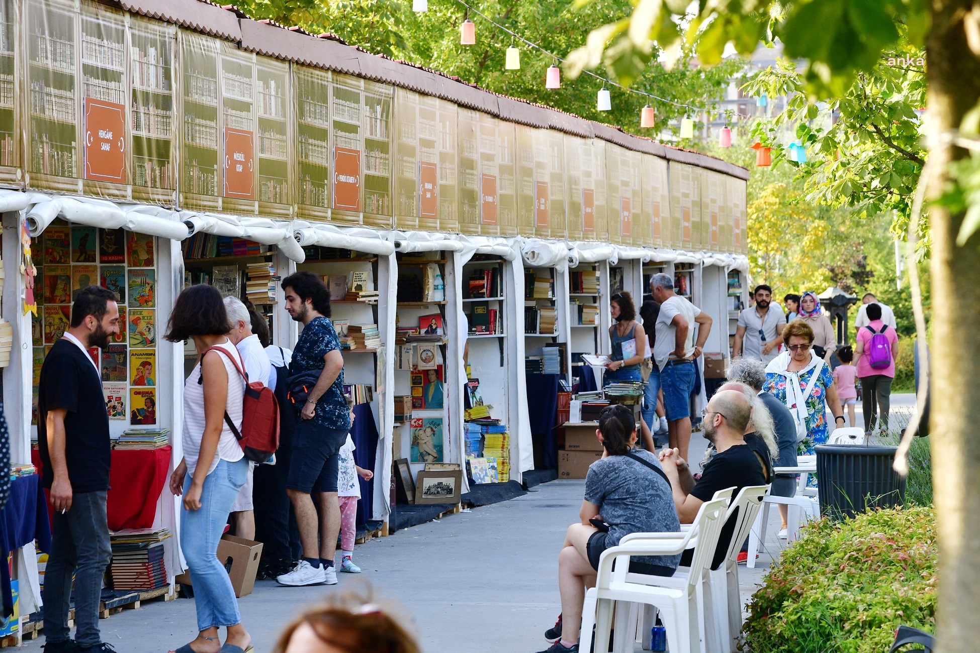 BEYLİKDÜZÜ BELEDİYESİ'NİN 'SAHAF FESTİVALİ' KAPILARINI AÇTI
