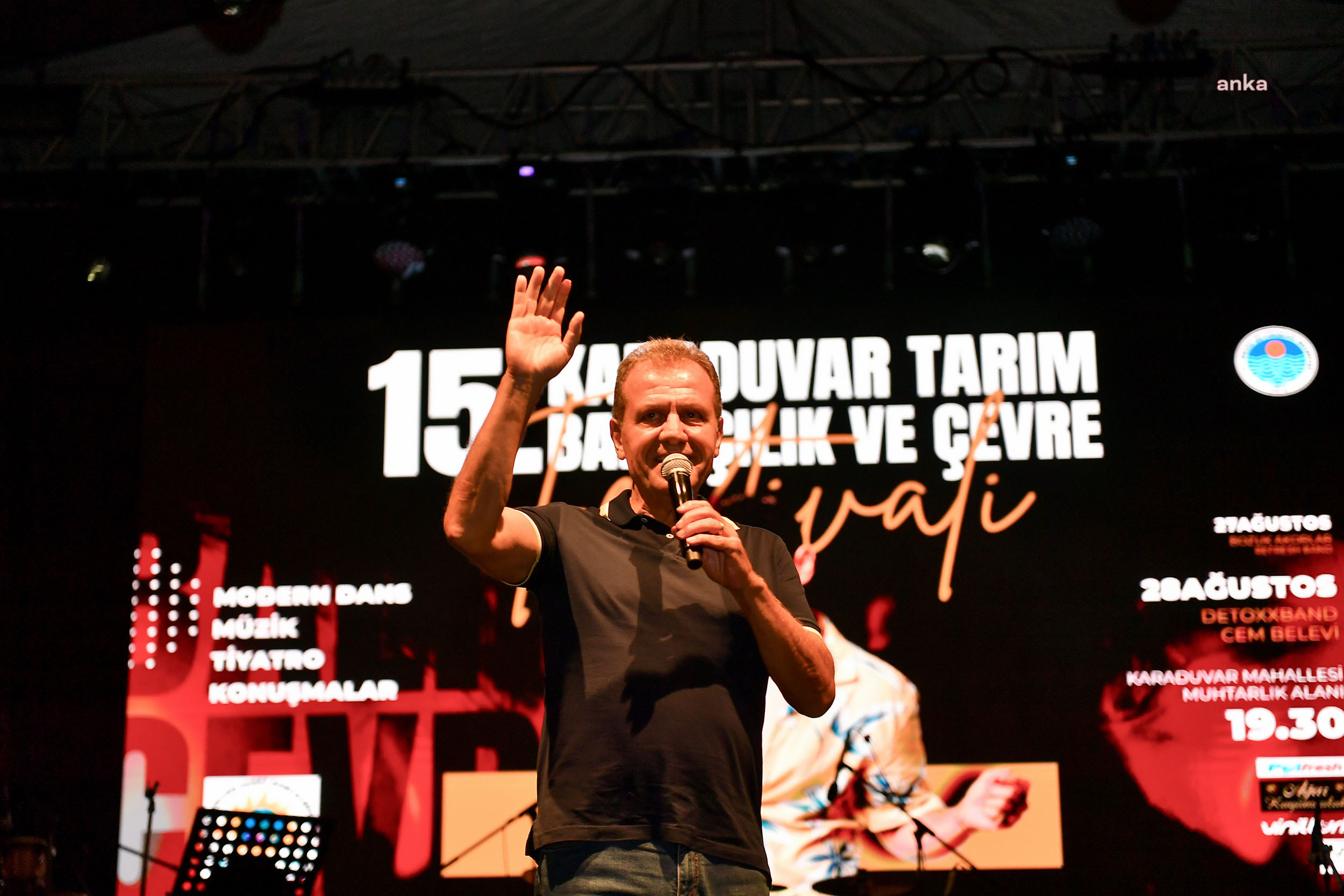 VAHAP SEÇER, GENÇLERE SESLENDİ: “SİZLER GELECEĞİMİZİN UMUDUSUNUZ”