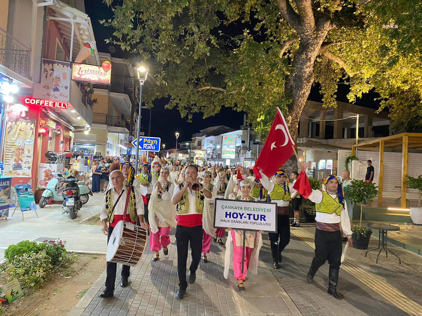 DÜNYA ŞAMPİYONU HOY-TUR HALK DANSLARI TOPLULUĞU, AVRUPA SAHNESİNDE