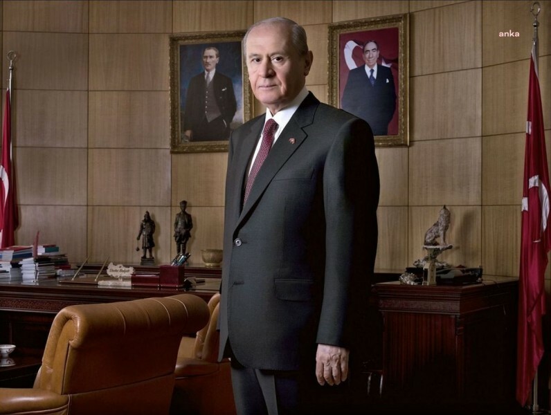 DEVLET BAHÇELİ: “BÜYÜK ZAFERİMİZİN 100. YIL DÖNÜMÜNÜ HAYRANLIKLA KUTLUYORUM”
