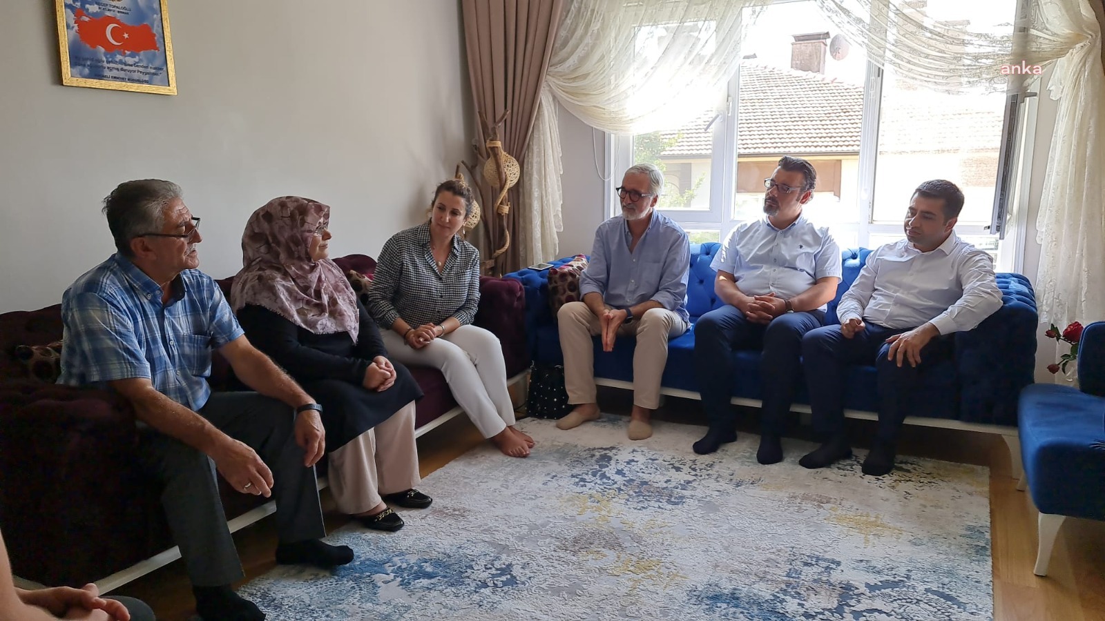 İZMİT BELEDİYESİ YÖNETİCİLERİNDEN ŞEHİT AİLELERİNE ZİYARET