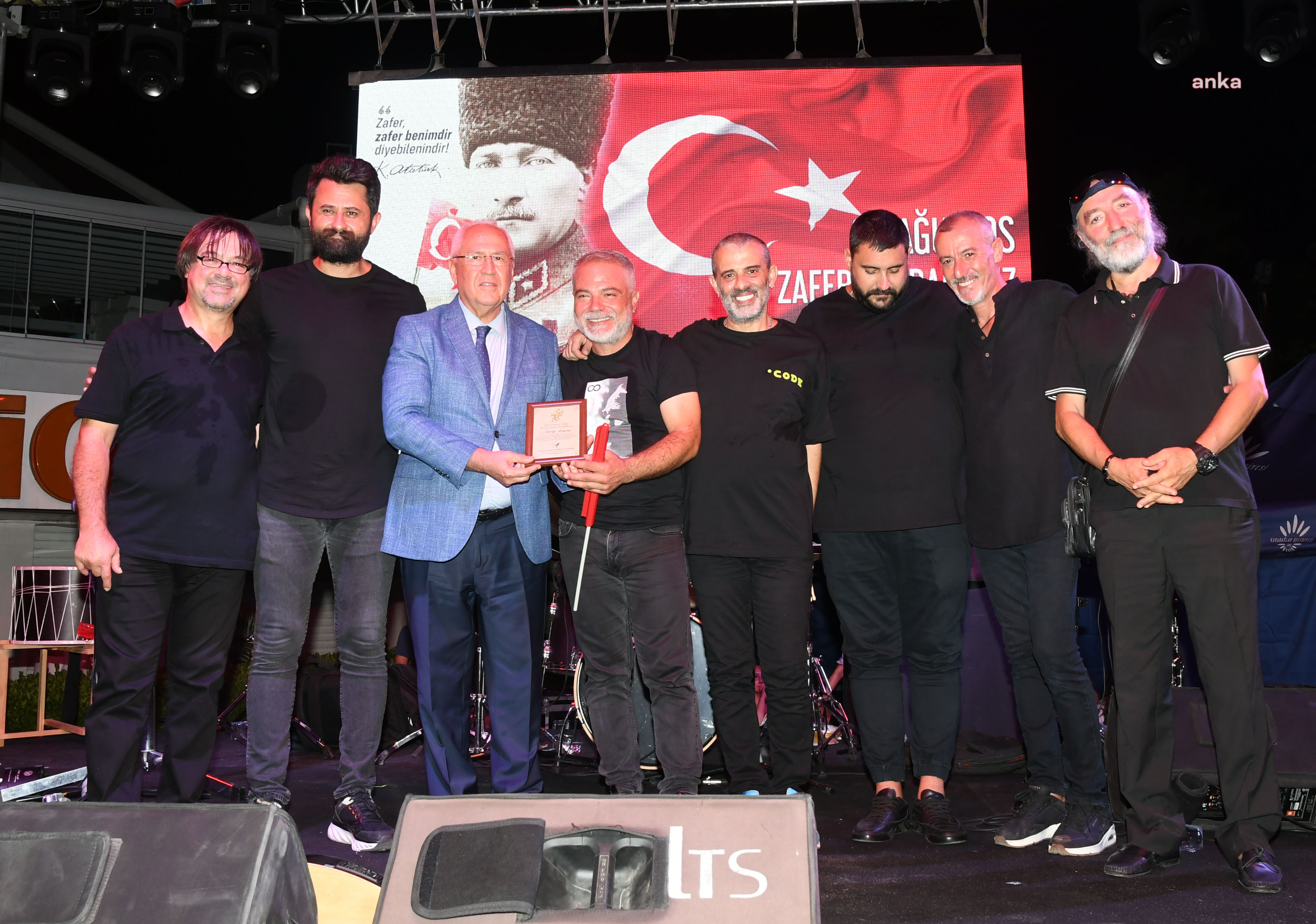 KARABAĞLAR, BÜYÜK ZAFER'İN 100. YILINI COŞKUYLA KUTLADI