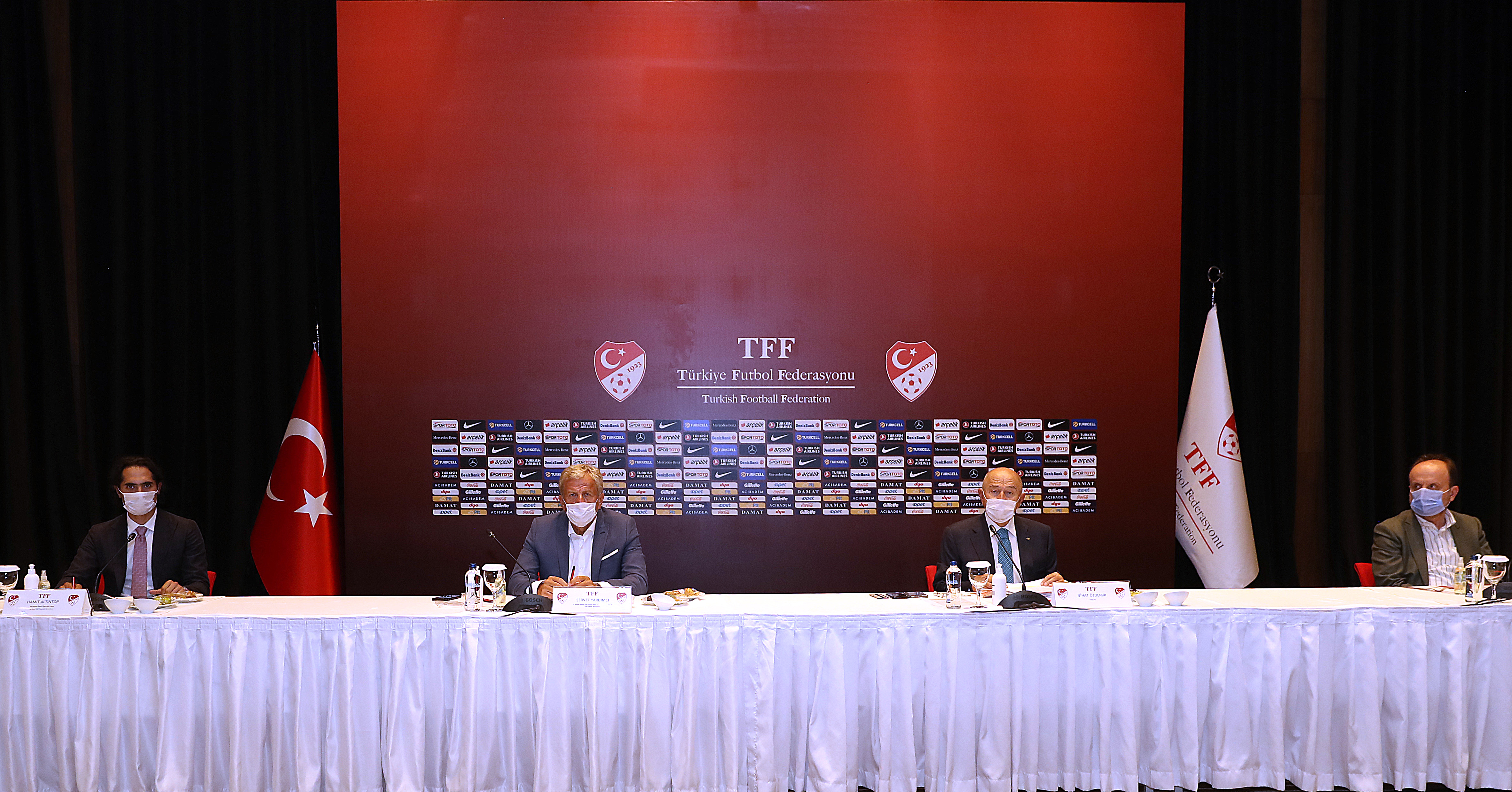 TFF, 2 ve 3. LİGİN OYNATILMAMASINA KARAR VERDİ