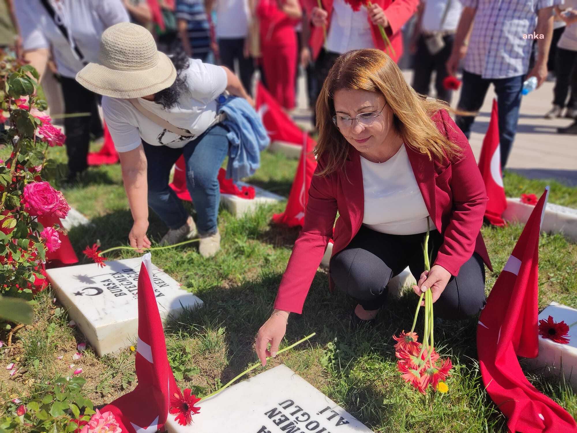 GÜLİZAR BİÇER KARACA, 30 AĞUSTOS ZAFER BAYRAMI’NDA DUMLUPINAR ŞEHİTLİĞİ'NDE DÜZENLENEN ANMA TÖRENİNE KATILDI