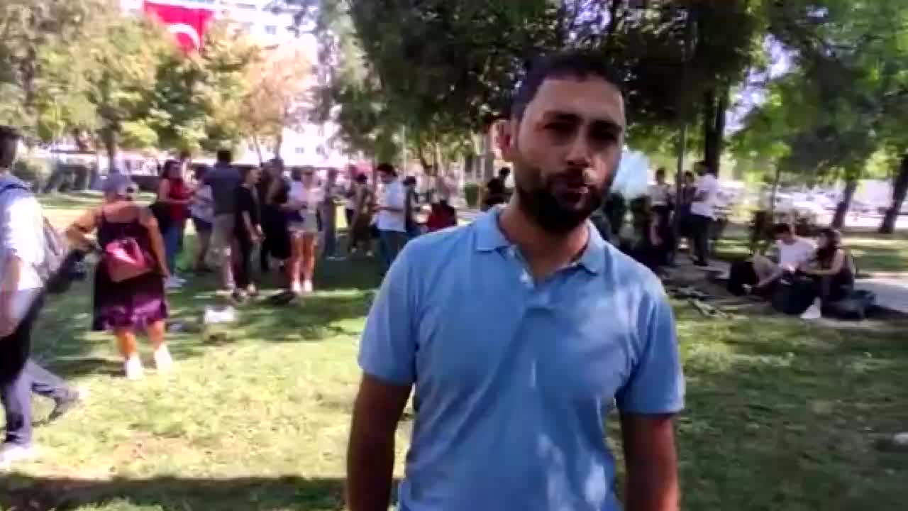 ÖZEL SEKTÖR ÖĞRETMENLERİ SENDİKASI BAŞKANI EDEBALİ'NDEN POLİS MÜDAHALESİNE TEPKİ: “TABAN MAAŞIMIZIN GERİ GETİRİLMESİ KONUSUNDA ISRARCIYIZ. ARKADAŞLARIMIZIN SERBEST BIRAKILMASINI TALEP EDİYORUZ”