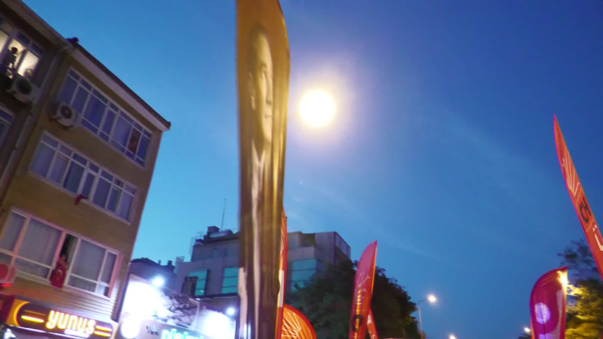 CHP KADIN KOLLARI İSTANBUL'DA FENER ALAYI YÜRÜYÜŞÜ YAPTI