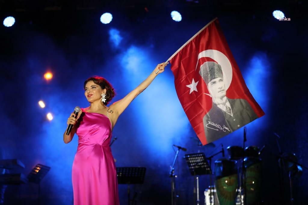 30 AĞUSTOS ZAFER BAYRAMI İZMİT’TE COŞKUYLA KUTLANDI