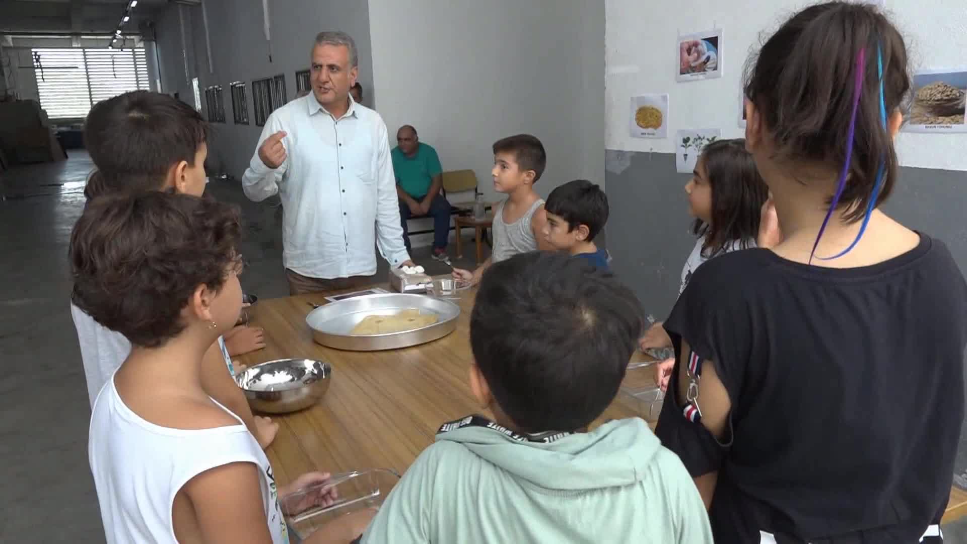 BORNOVA'NIN ATALIK TOHUMLARI ÇOCUKLARDAN