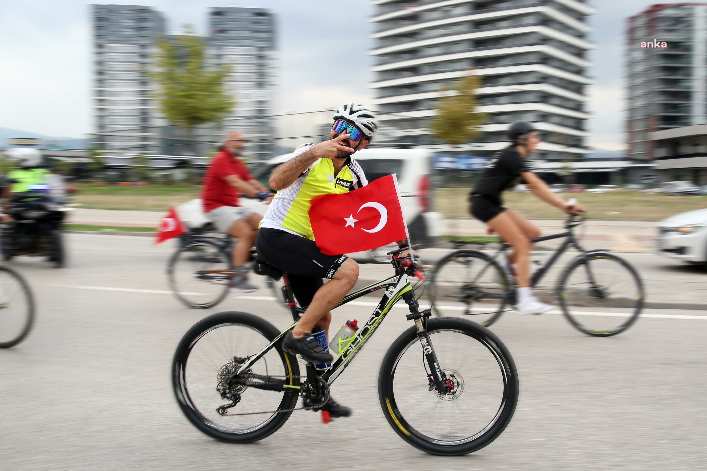 NİLÜFER BELEDİYESİ’NDEN ZAFER BAYRAMI’NDA BİSİKLET TURU