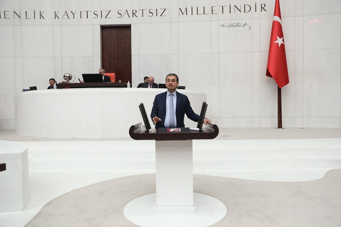 BURHANETTİN BULUT: FAHRETTİN KOCA, HEKİMLERİN KÖLE OLARAK GÖRÜLDÜĞÜ BU SİSTEMLE ÖVÜNÜR HALE GELMİŞTİR