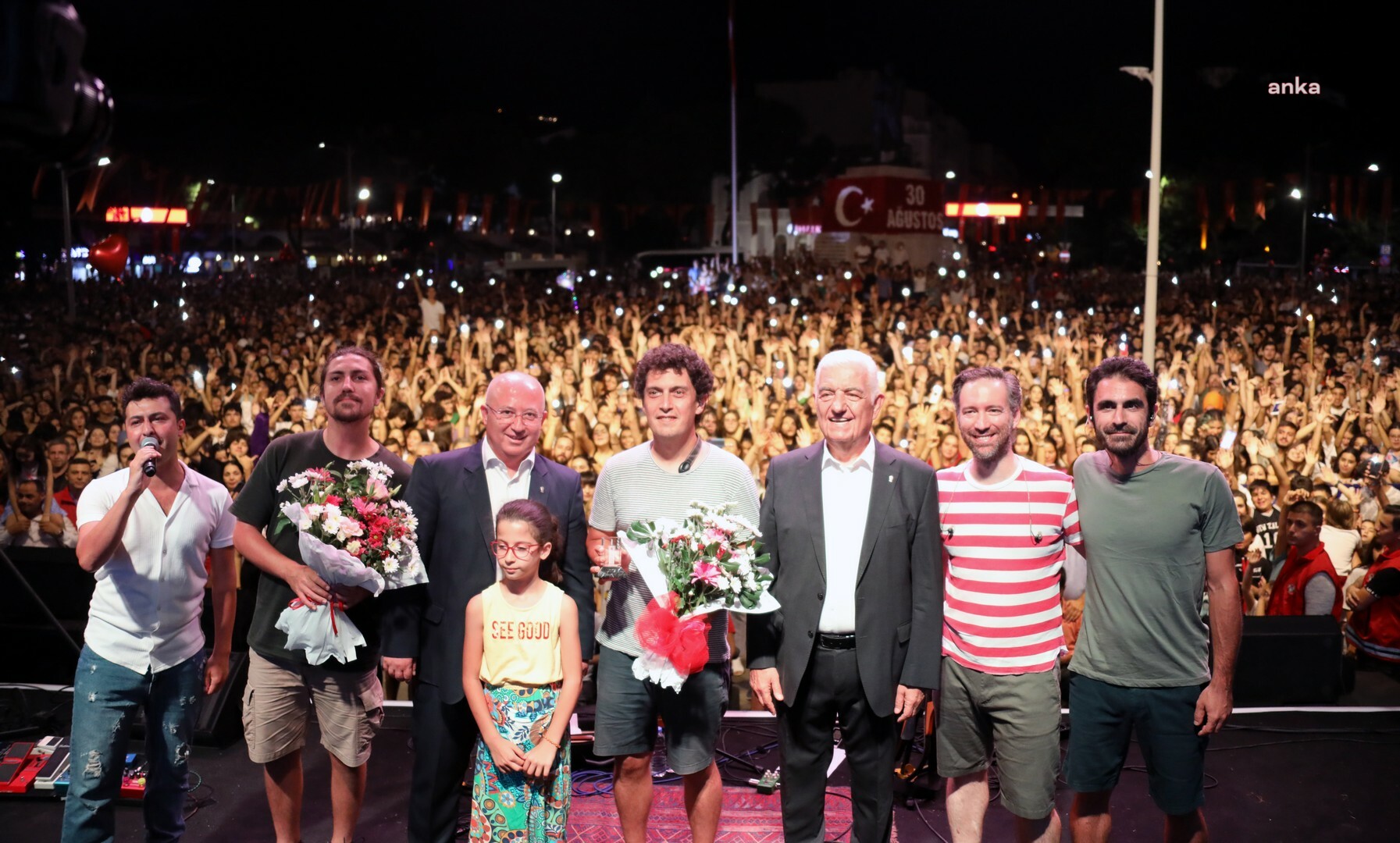 MENTEŞELİLER ZAFER BAYRAMI’NI PİNHANİ KONSERİYLE KUTLADI