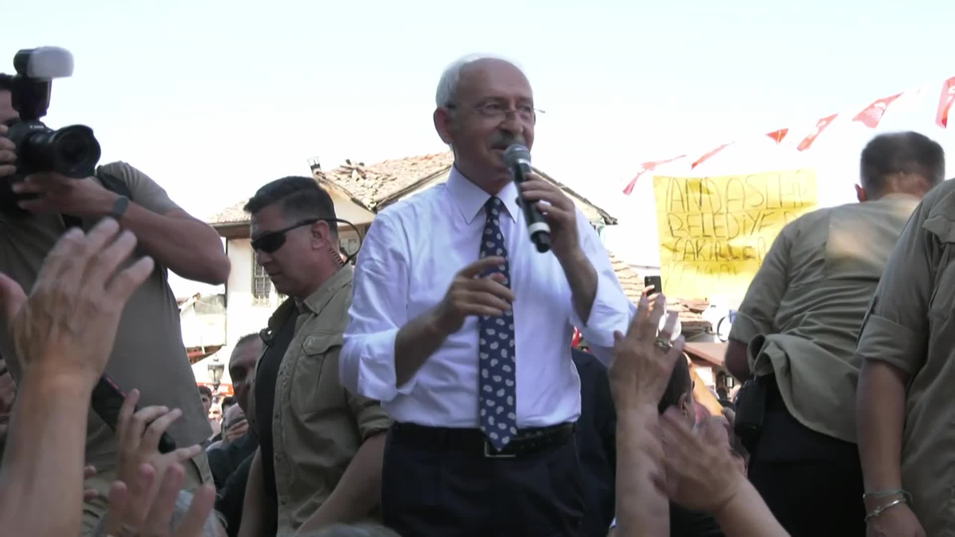 KILIÇDAROĞLU: BEN; BEŞLİ ÇETELERİN, MAFYANIN, UYUŞTURUCU BARONLARININ ADAMI DEĞİLİM. BEN; ESNAFIN, ÇİFTÇİNİN, EMEKLİNİN, İŞÇİNİN, ALIN TERİ İLE GEÇİNEN HERKESİN ADAMIYIM