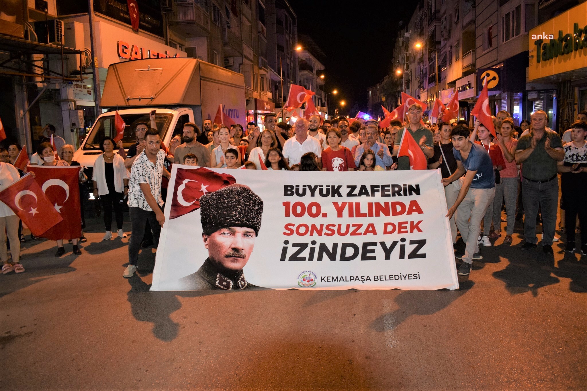 30 AĞUSTOS KEMALPAŞA’DA ETKİNLİKLERLE KUTLANDI