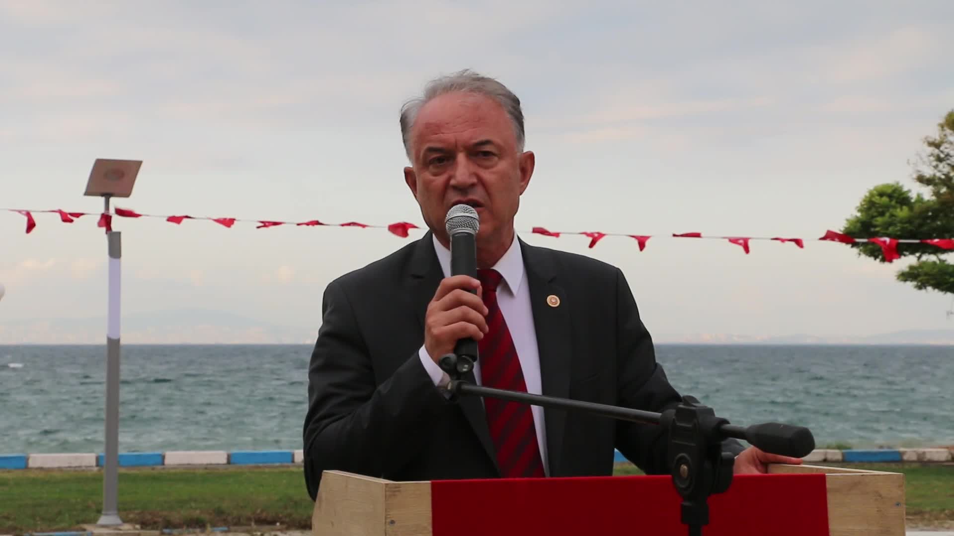 YALOVA’DA MÜBADELE ANITI AÇILDI. YÜKSEL ÖZKAN: “ÜLKEMİZ BİR MÜLTECİ KAMPINA DÖNDÜRÜLDÜ”