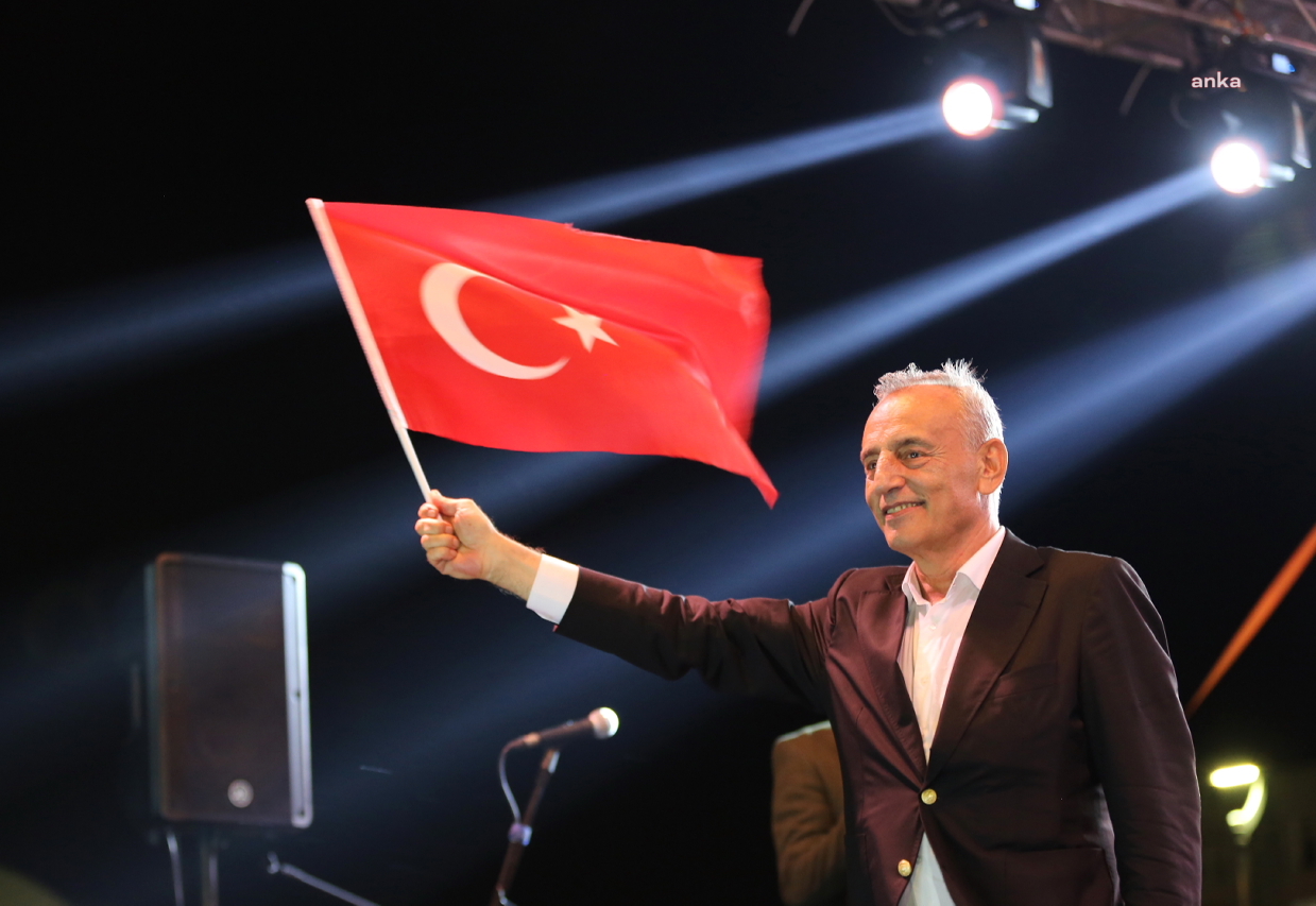 30 AĞUSTOS ZAFER BAYRAMI KÜÇÜKÇEKMECE’DE COŞKUYLA KUTLANDI