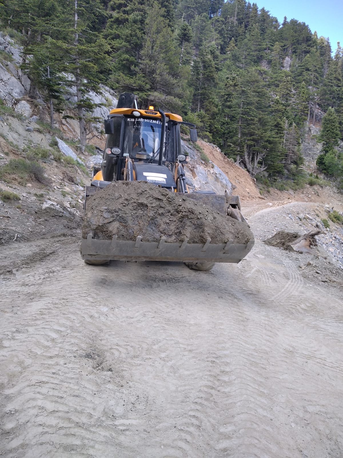 ANTALYA BÜYÜKŞEHİR'DEN KAŞ GRUP YOLLARINA BAKIM
