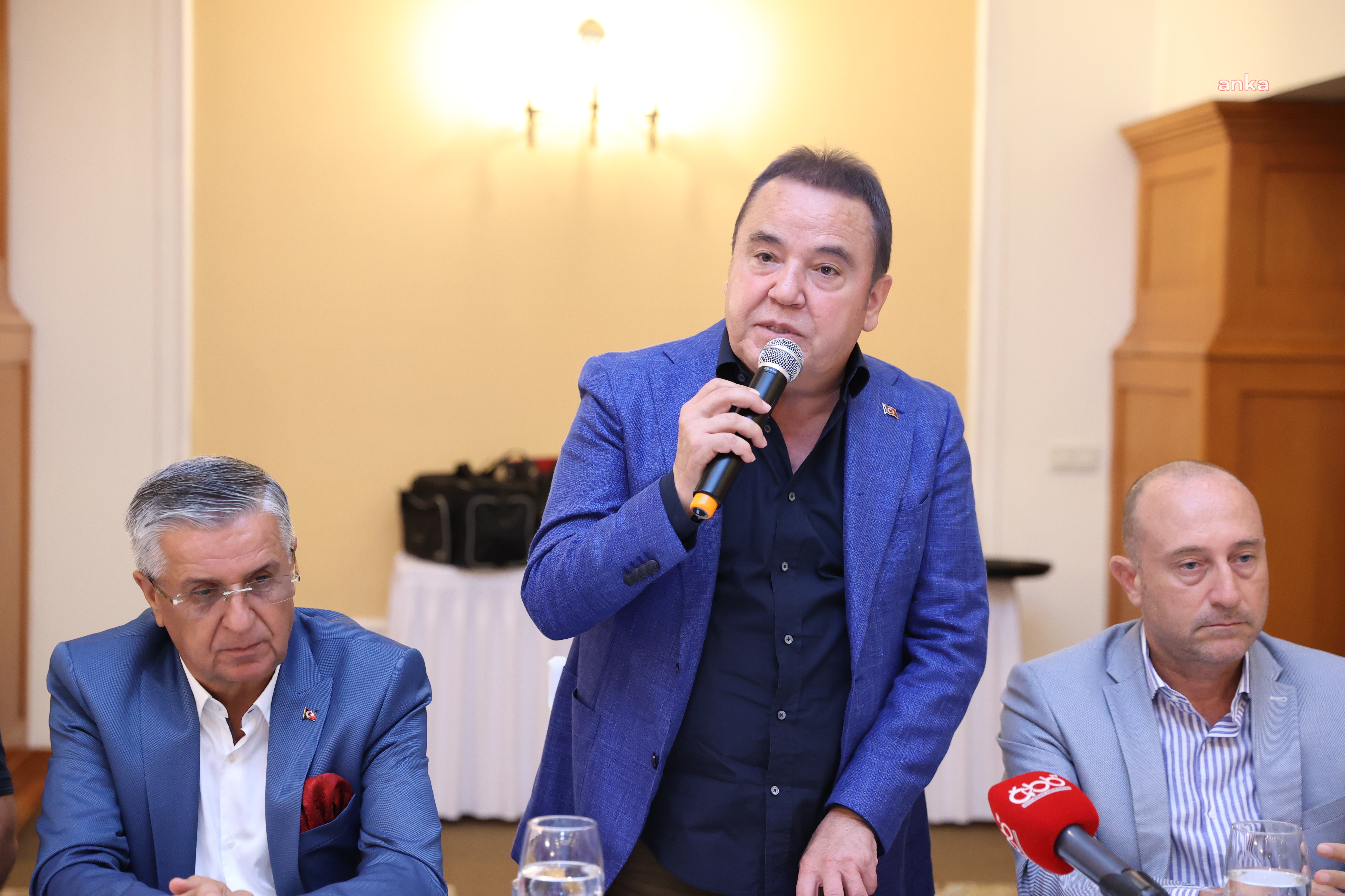 BAŞKAN BÖCEK KEMERLİ TURİZMCİLERLE BULUŞTU